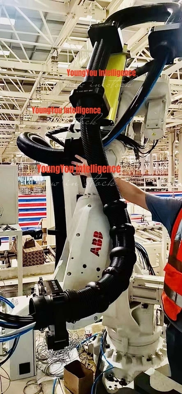 بازوی ربات مکانیکی Abb برای فروش ABB IRB 6700 Dispensing Battery Pack Line 2600mm