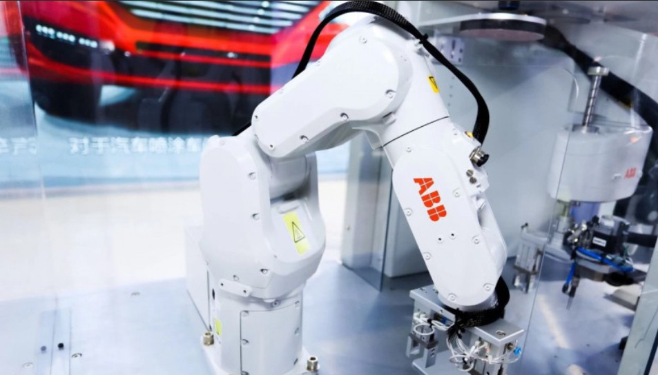 ربات شش محوره Abb Robot Carving Shaping IRB 8700 ربات در حال پالت سازی کارخانه های خودروسازی جوشکاری است