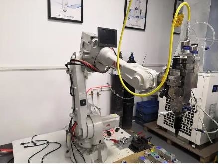 سیستم ربات جوشکاری لیزر فیبر ABB Kuka Fanuc 6 Axis Robot Depth 0.04-6mm